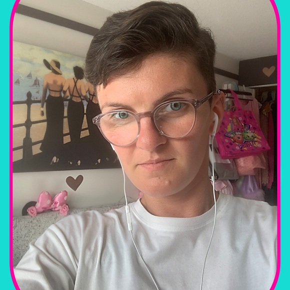 Meet your Posher, Janice - Picture 1 of 1